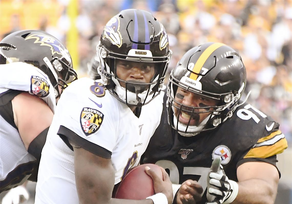 Look: Steelers players watch end of Ravens game on Heinz Field big