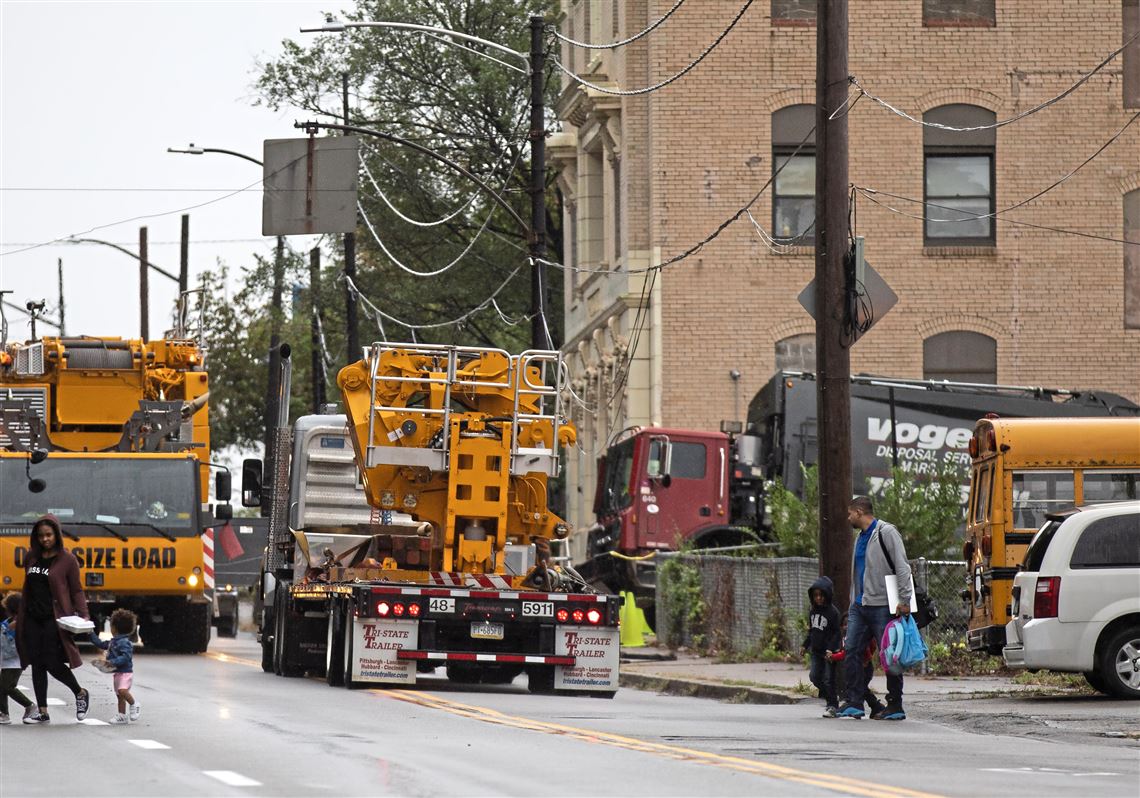 Oakland Traffic Detoured As Crew Removes Garbage Truck That Sunk