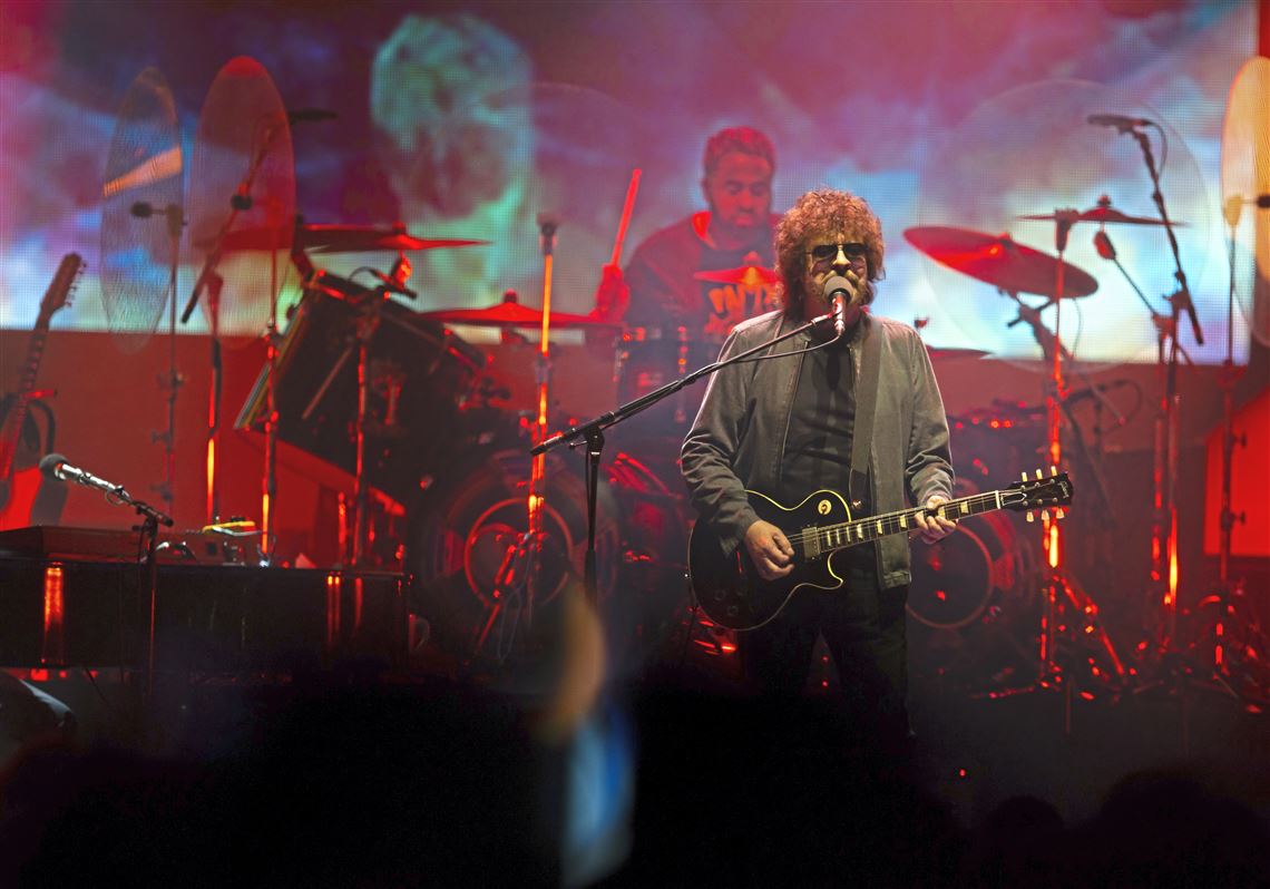 Jeff Lynne's an ecstatic, hit-filled affair PPG Paints Arena | Pittsburgh Post-Gazette
