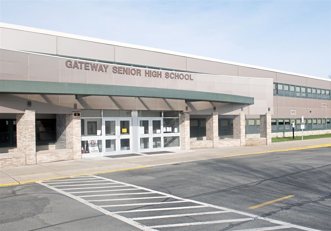 Gateway H.S. to host in-person graduation at Monroeville Mall parking lot 