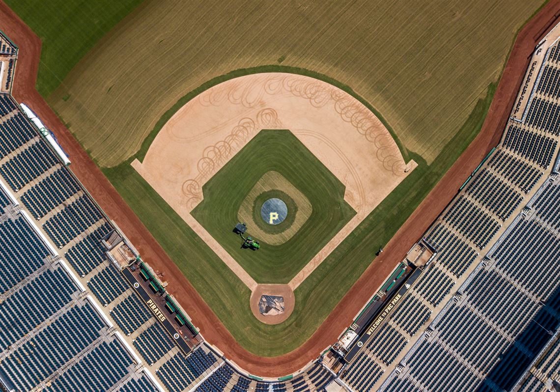 Overhead shot of the great Roberto - Baseball In Pics