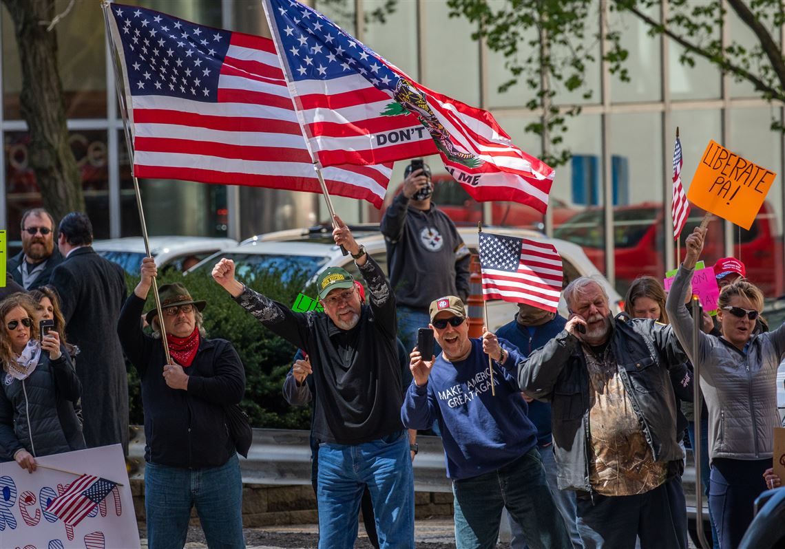 Sewickley council president photographed with militia retains office ...