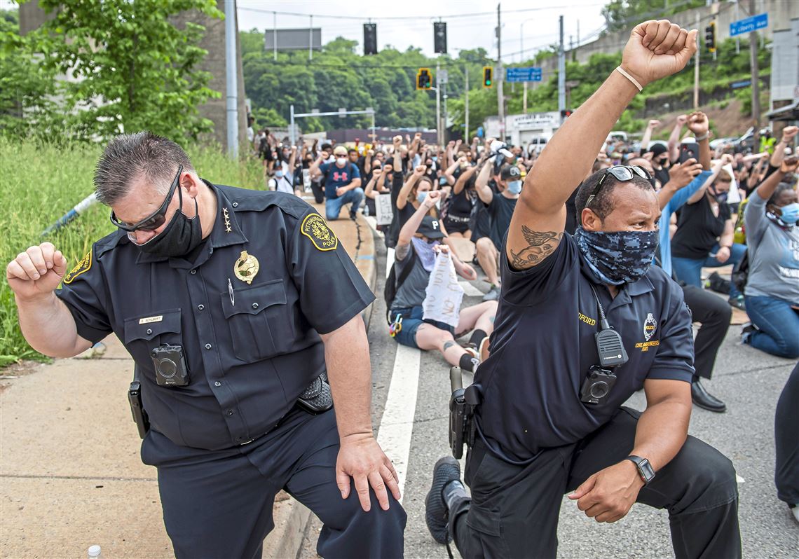 It Felt Like The Right Thing To Do Says Pittsburghs Police Chief After Kneeling With 