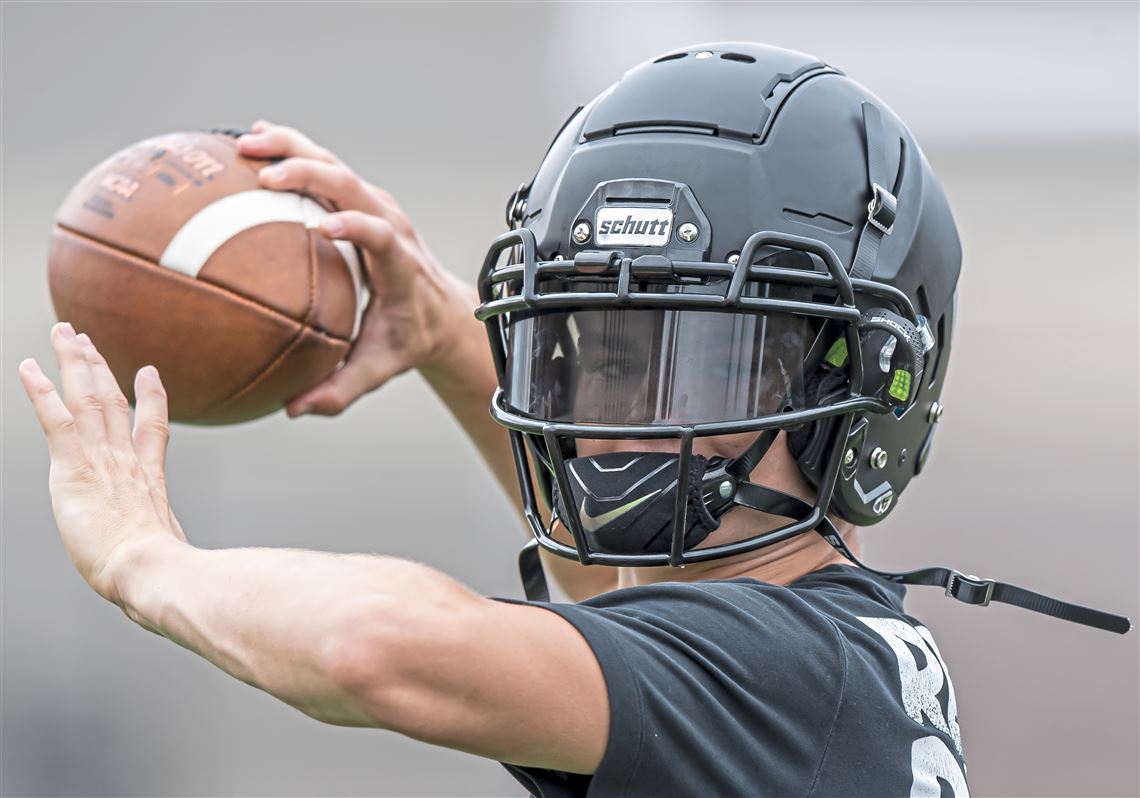 Helmet Stalker on Instagram: Steelers QB Josh Dobbs is using a Schutt F7  with an F7-ROPO-SW-NB-VC facemask, PRIZM Clear Oakley visor and a SportStar  Victory XD chinstrap; he used a SportStar Victory