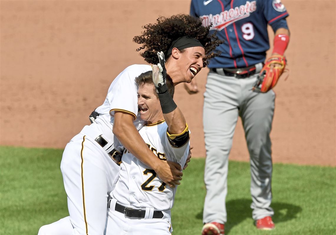 Pirates snap 7-game losing streak in walk-off fashion against Twins