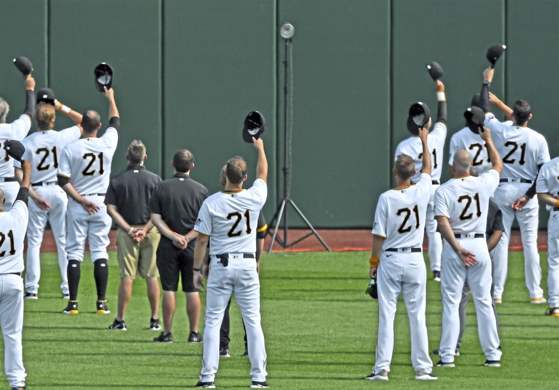 Pirates will honor Roberto Clemente by wearing his No. 21 on their