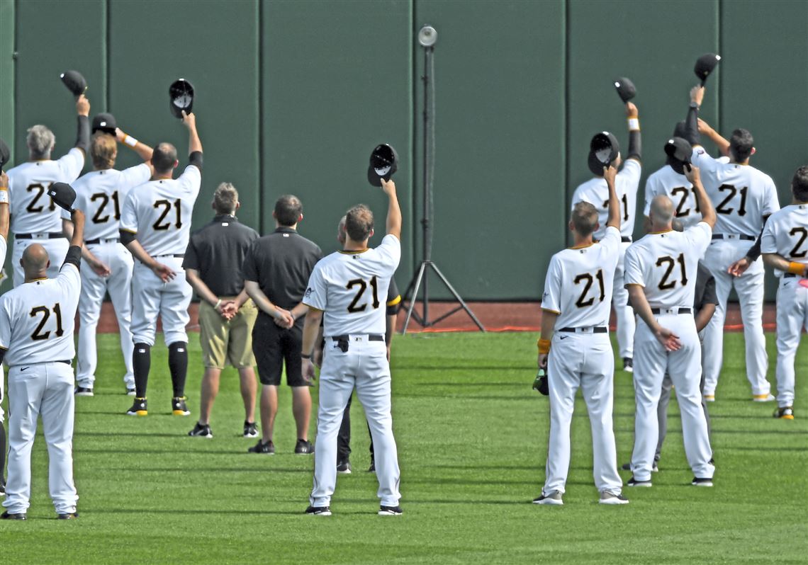 MLB to allow Puerto Rican players to wear No. 21 in celebration of Roberto  Clemente Day