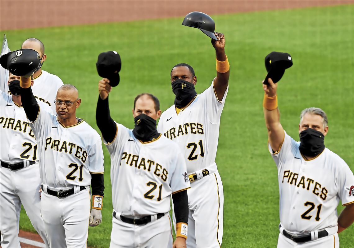 Pirates honor Roberto Clemente but come up short on baseball end