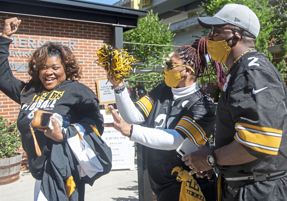 Pittsburgh Steelers Fans Have To Visit These Top PA Bars