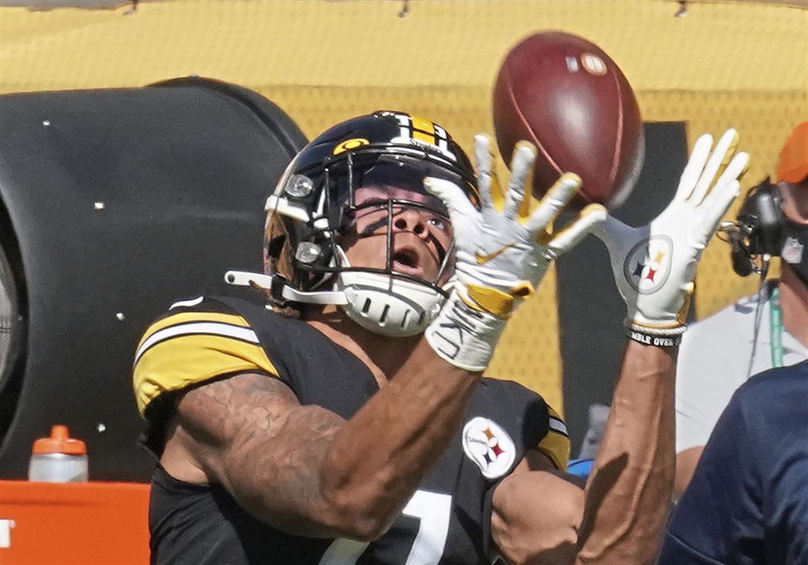 Steelers WR Chase Claypool Not Feeling Pressure of Being First