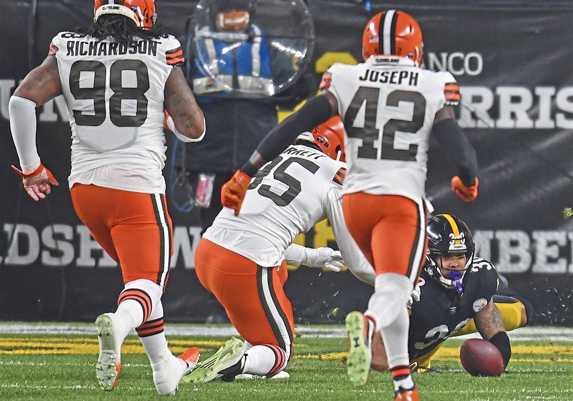 Steelers Collapse In NFL Playoff Loss To Browns After 11-0