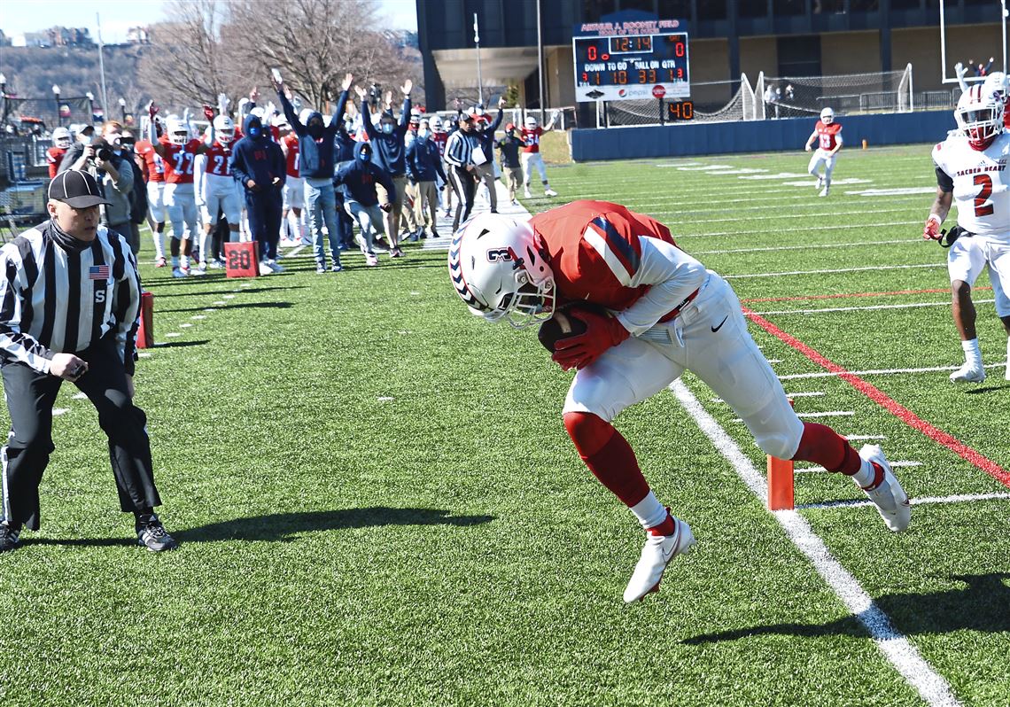 ‘They deserve this’: Duquesne wins spring football opener after 15