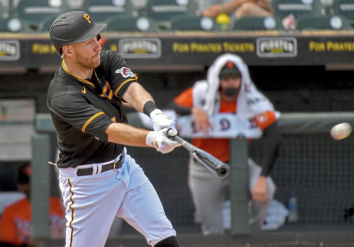 After opt-out, Pirates sign Todd Frazier to minor league deal