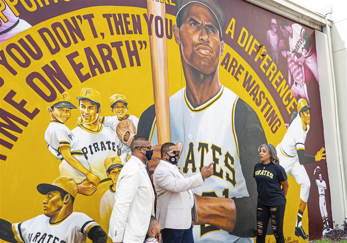 Pictures: Roberto Clemente mural comes to life at Orlando school