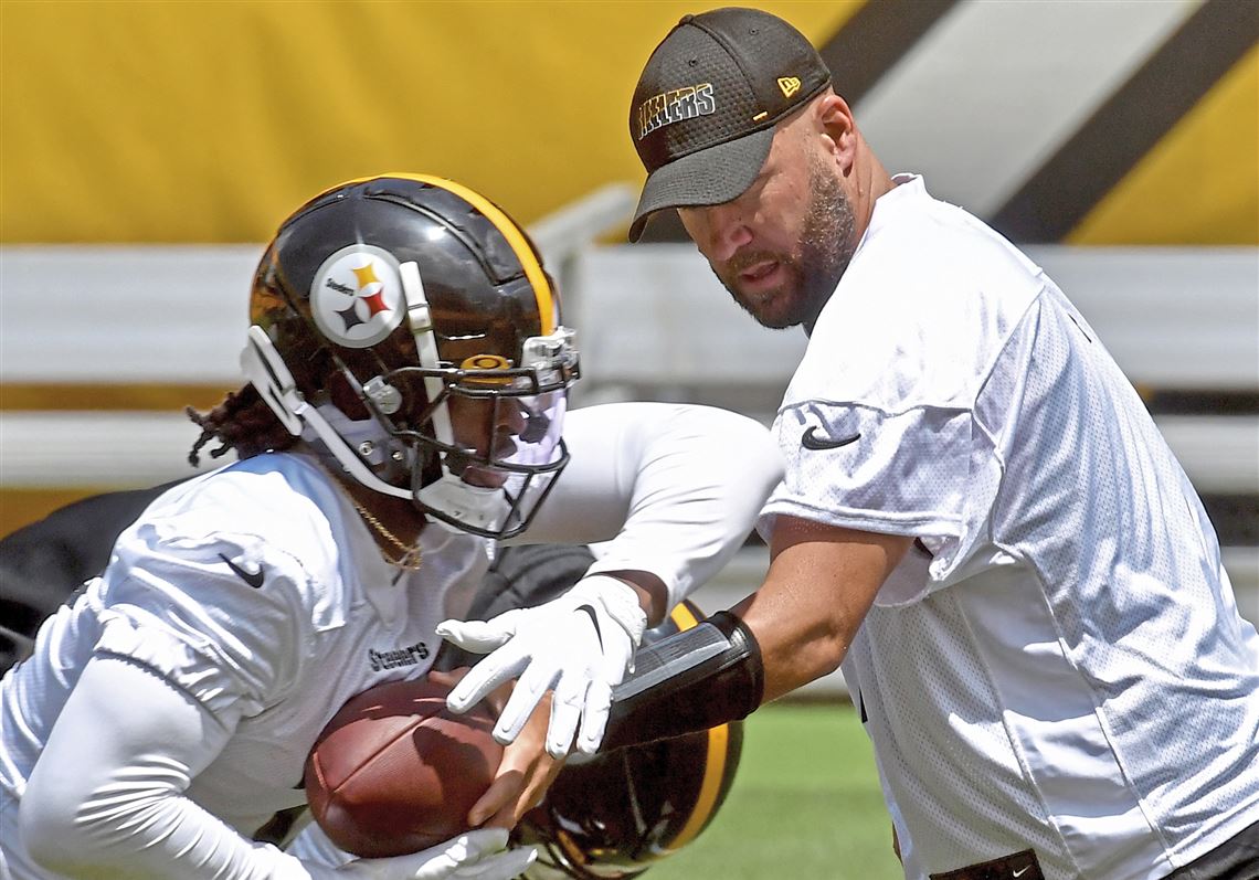 Steelers' Harris seeks to help Roethlisberger reach playoffs