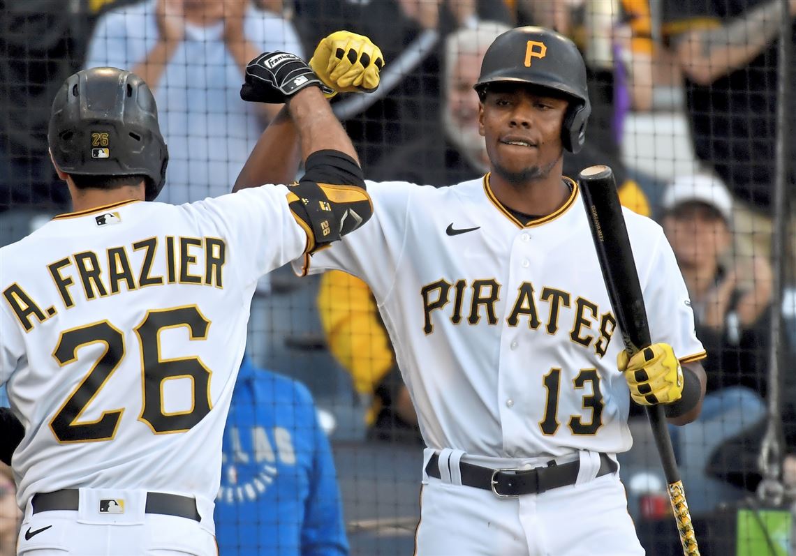 Pirates rookie Ke'Bryan Hayes called out on home run after missing