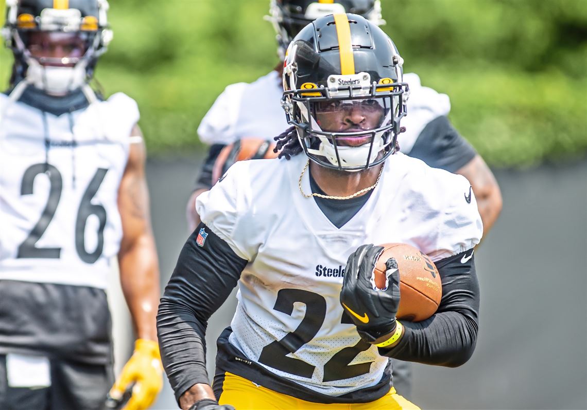 Najee Harris opens training camp as starter for Steelers 