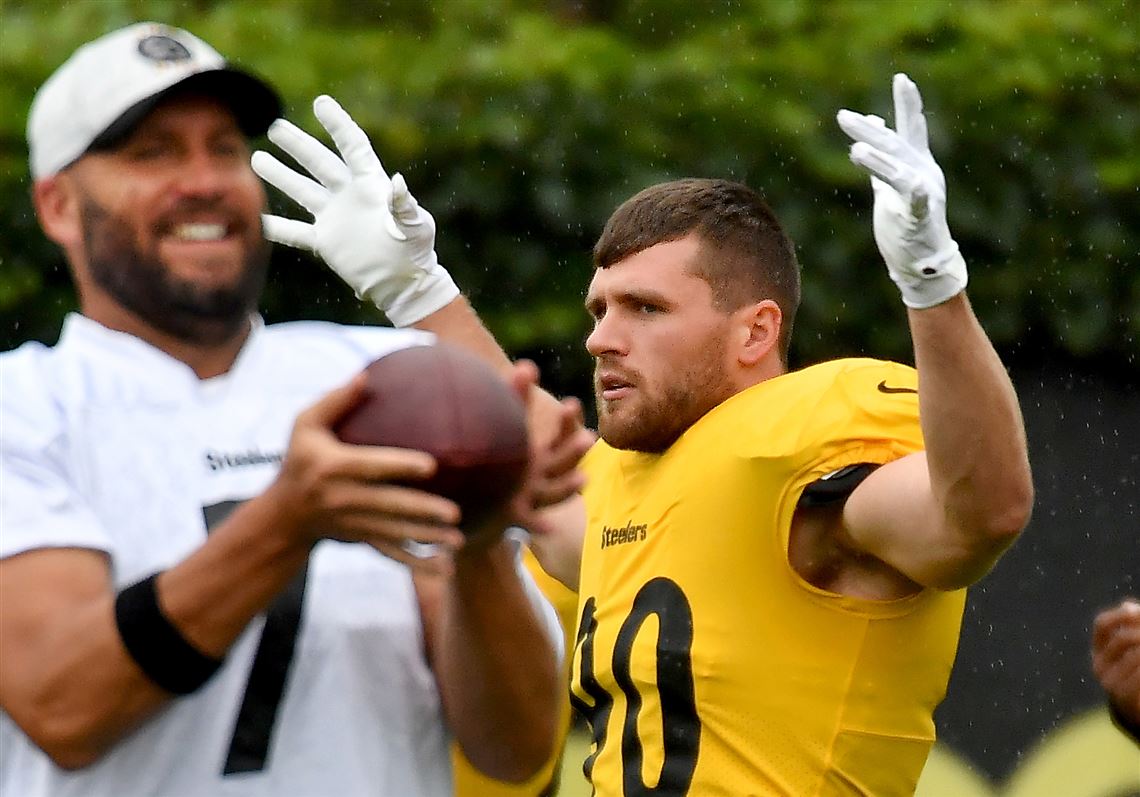 REPORT - Steelers Not Discussing New Contract with Fullback Derek Watt At  This Point