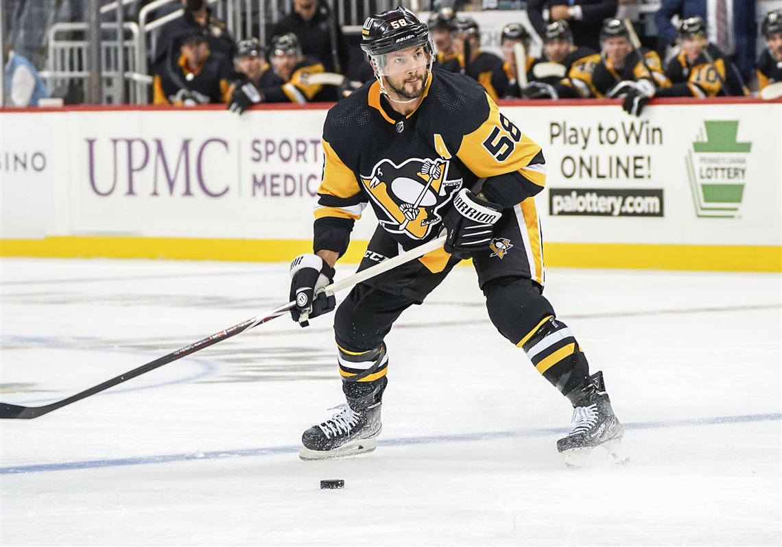 Penguins' Pettersson, Ruhwedel test positive for COVID-19