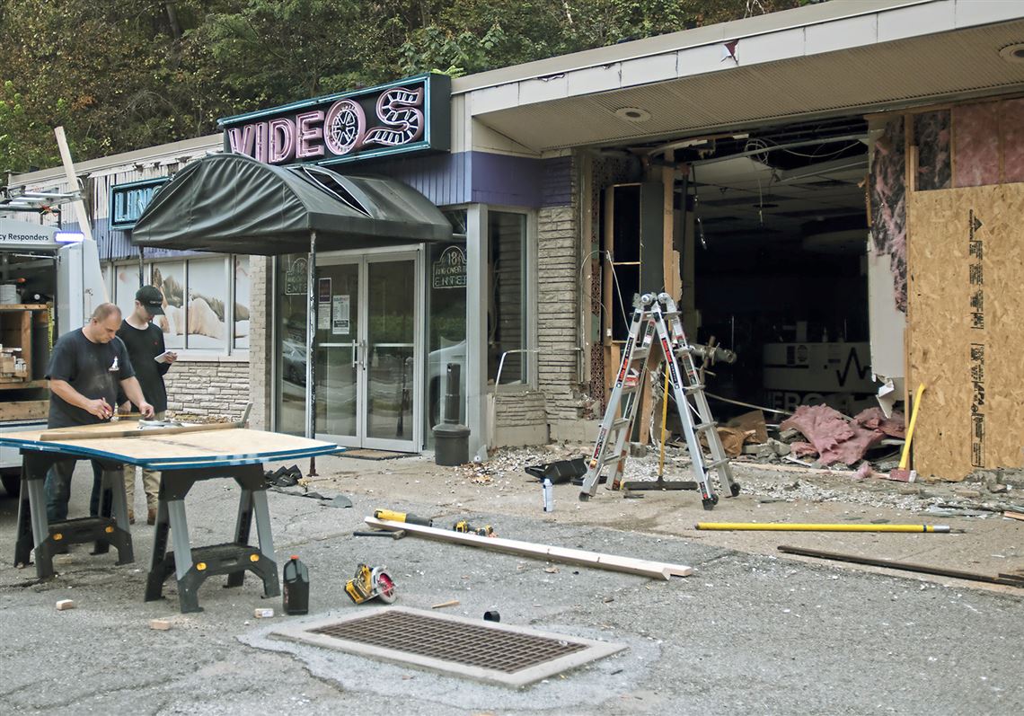 SUV crashes into adult store on McKnight Road after police pursuit |  Pittsburgh Post-Gazette