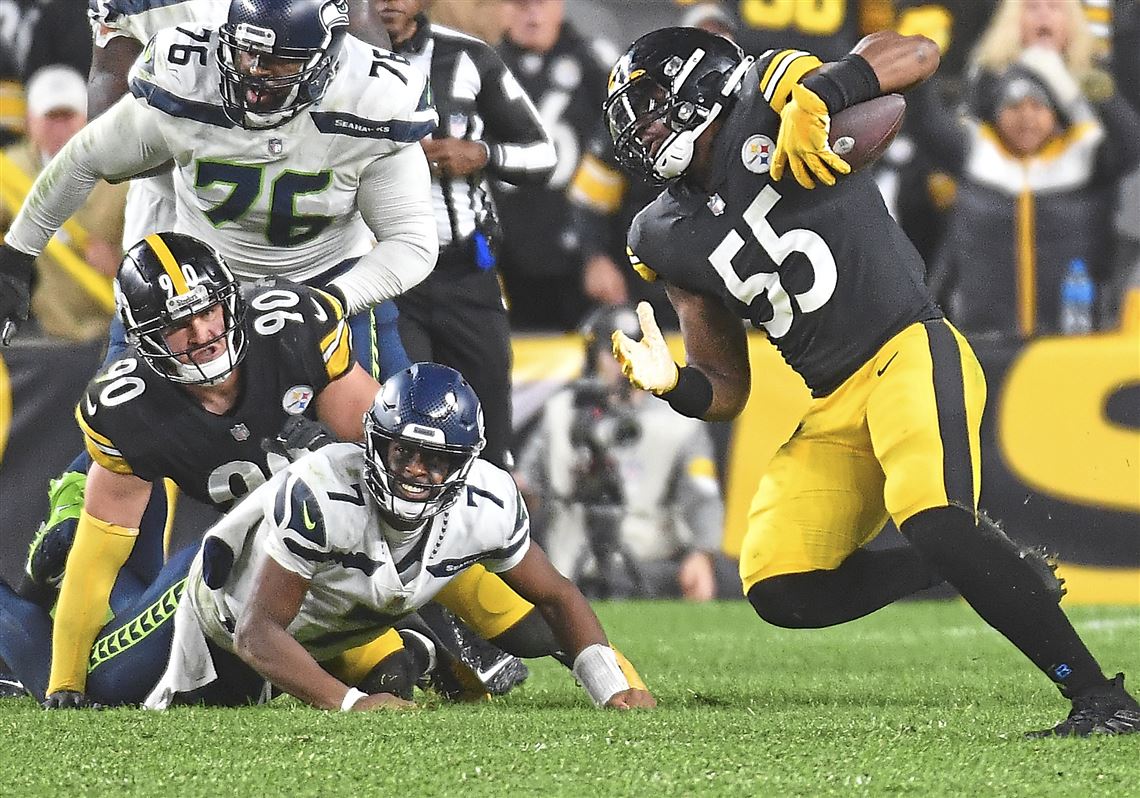 Late fumble costs Seahawks in preseason opener with Steelers