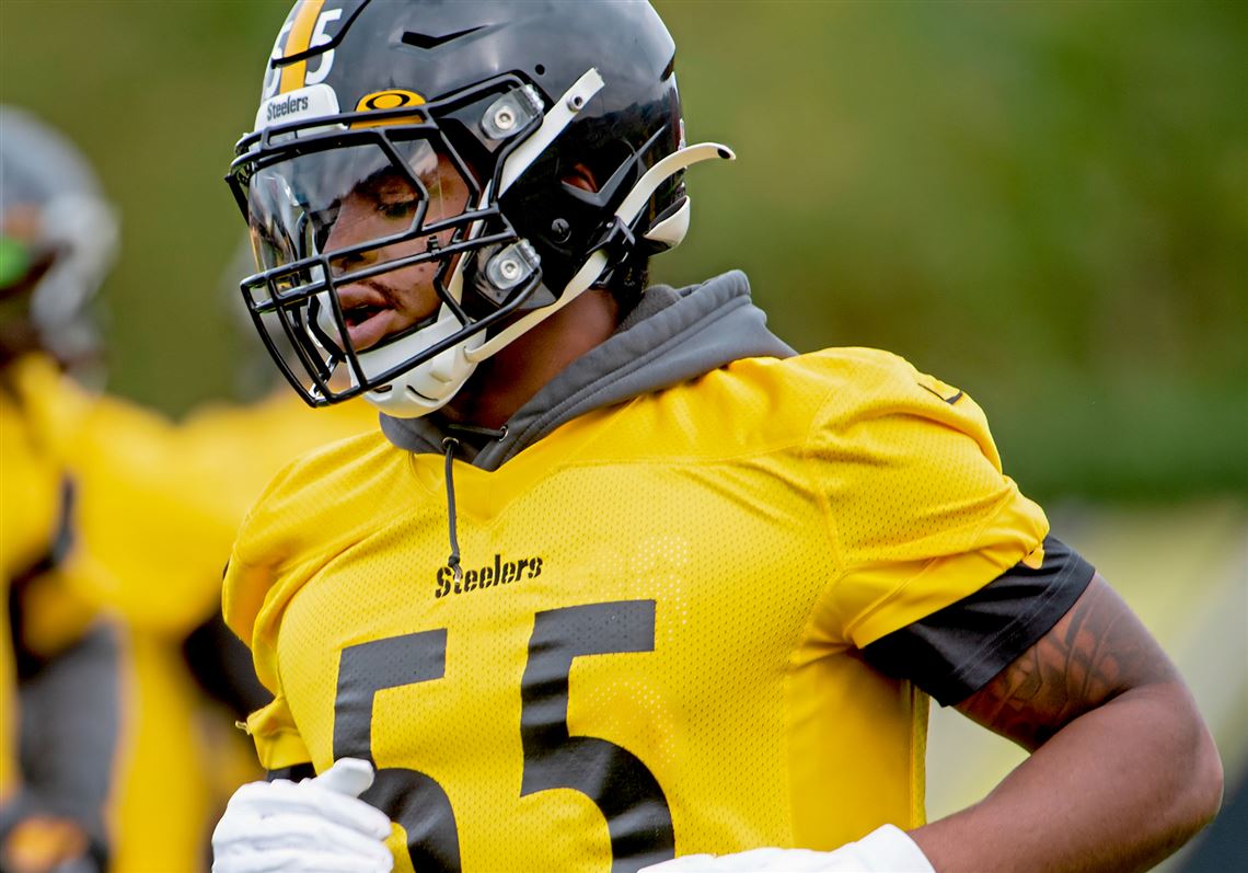 Marcus Allen practicing with Steelers linebacker group