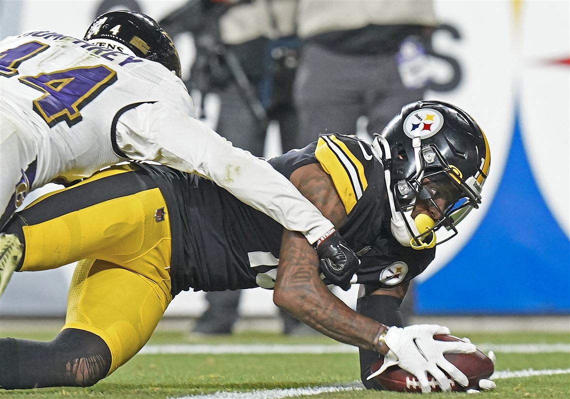 Ravens' Humphrey says he has virus; Steelers tests negative