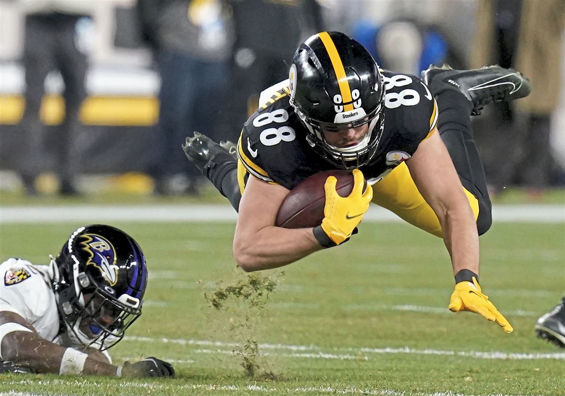 Playing for late grandmother, Ravens TE Mark Andrews has career game