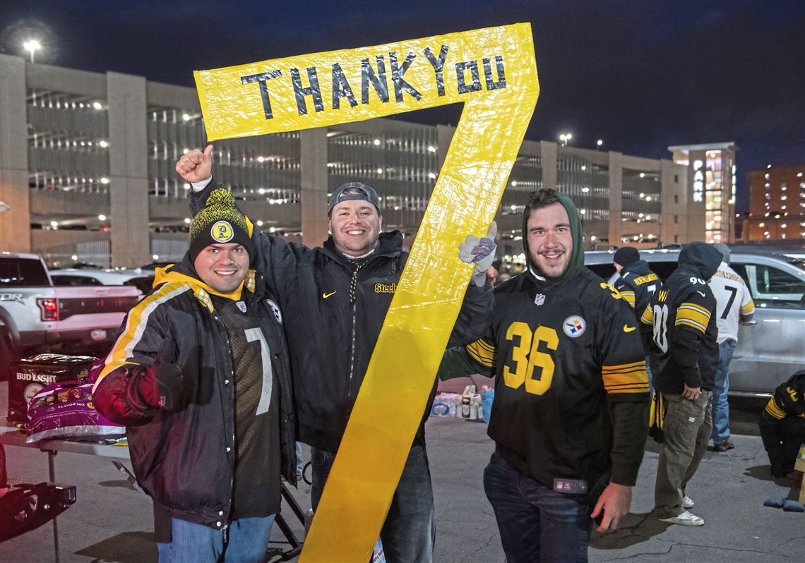 Steelers fans flock from near and far to see what could be Ben