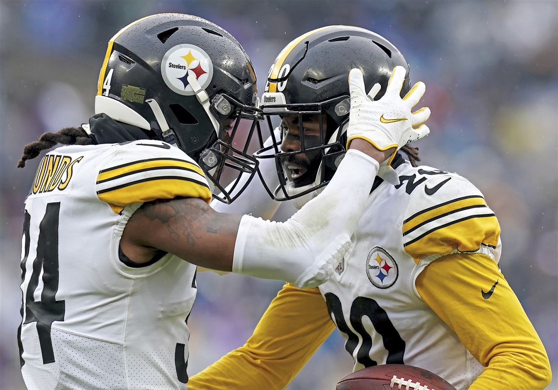 Steelers' Chase Claypool surprises fan suffering from dementia with jersey