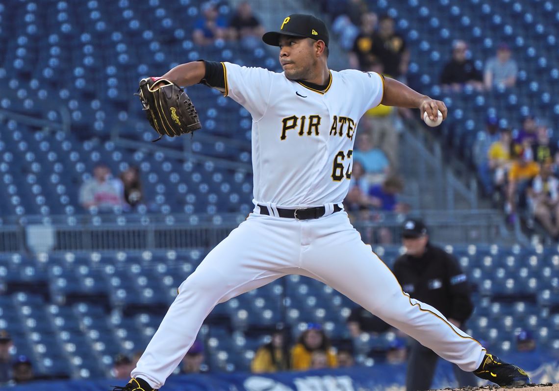 Pirates steal series from Dodgers on rough day for Julio Urias