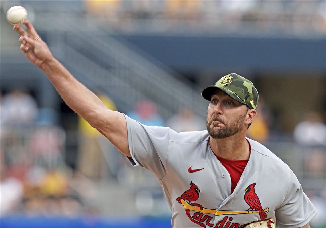 Adam Wainwright attempts to explain dominance over Pirates in recent years