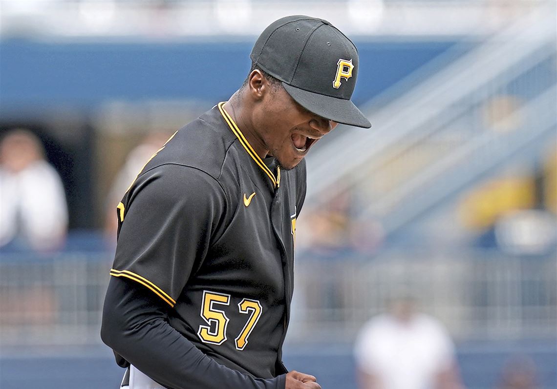 Pirates pitcher Yerry De Los Santos settled in quickly for his MLB debut
