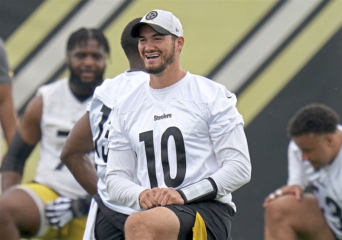 Steelers QB Mitch Trubisky sits down to talk fatherhood, football