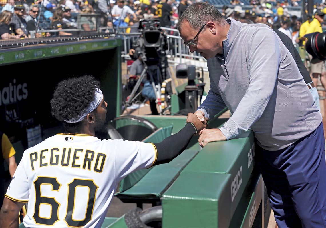 Pirates' youth movement rolls on with Liover Peguero's MLB debut