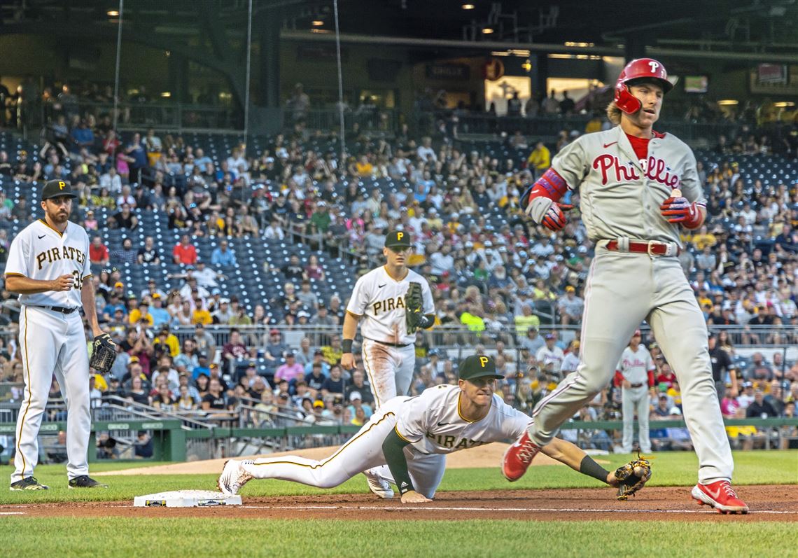 Kyle Schwarber hits home run but Phillies fall short to Pirates - Kyle  Schwarber News