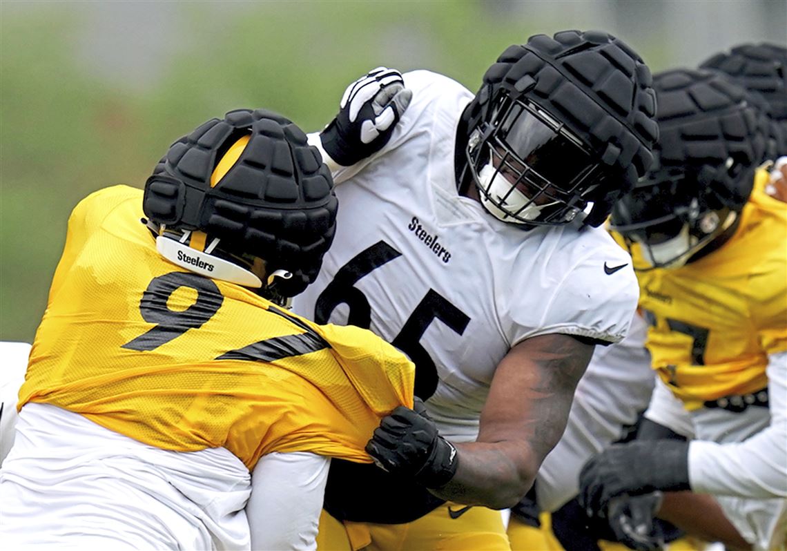 Steelers left tackle Dan Moore Jr. expecting to take several (giant) steps forward this season