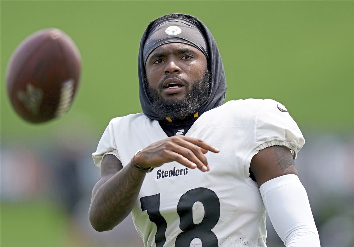 We're Gonna Get Him On The Board:' Kenny Pickett Confident Diontae Johnson  Will Score In 2023 - Steelers Depot