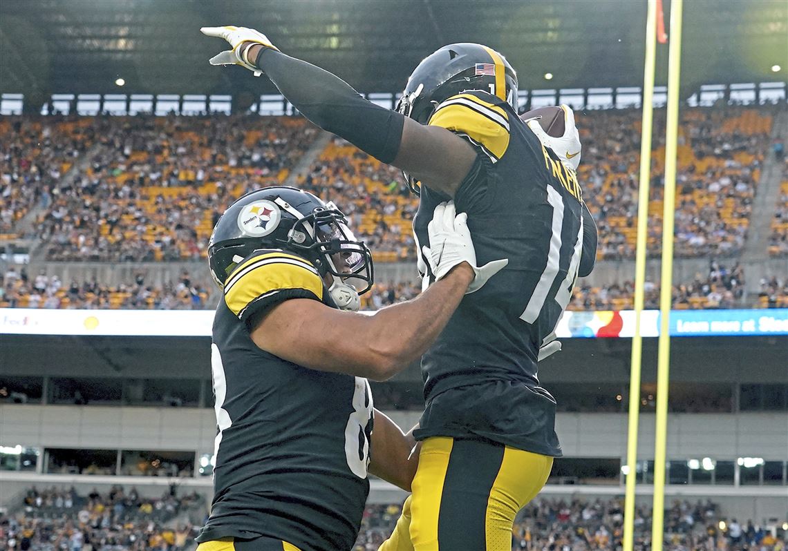 Steelers George Pickens scores in his first preseason game.