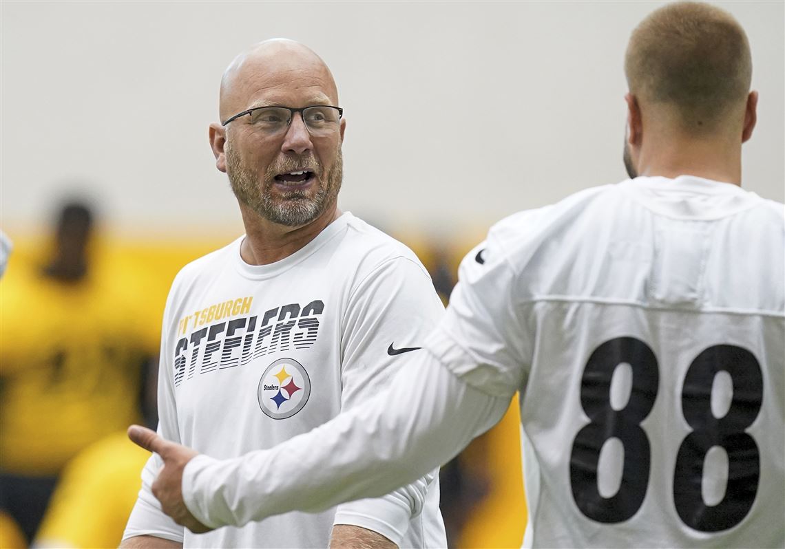 Steelers Wear Interesting Shirts Prior To Big Game Against