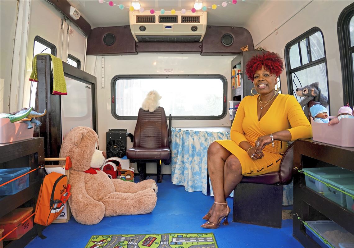 This 1st-of-its-kind therapy bus is revving toward mental health care  accessibility