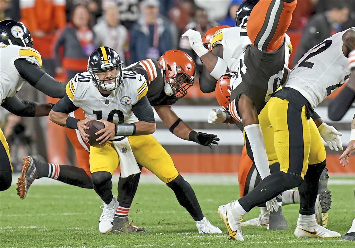 Mitch Trubisky, Steelers' offense bog down in loss to Browns