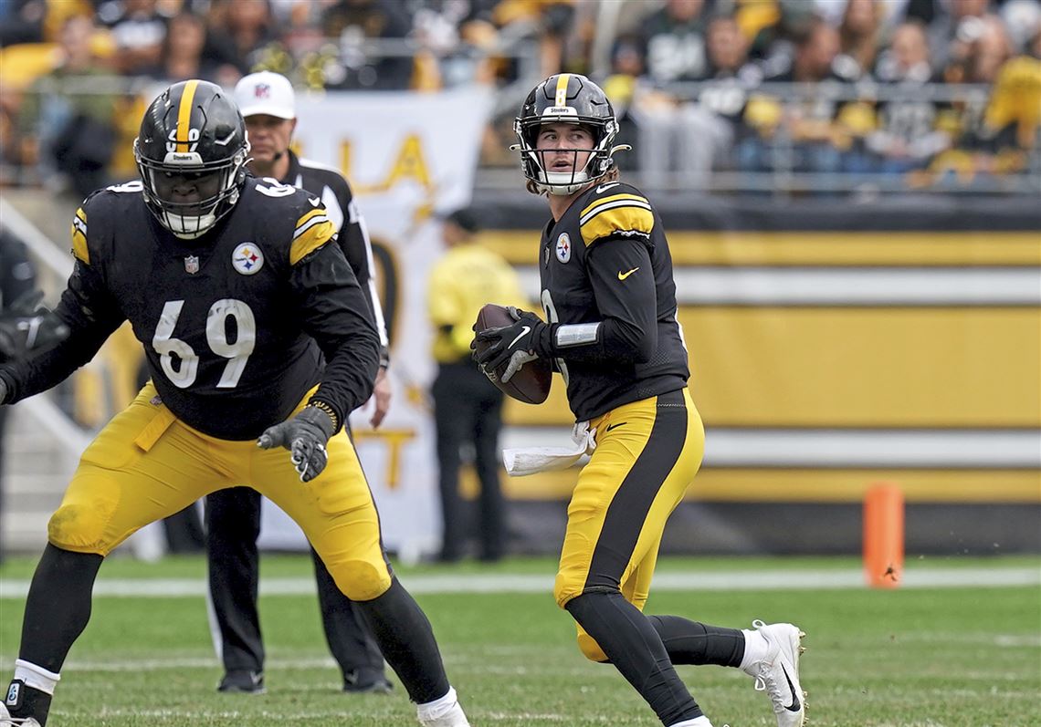 Steelers veteran gives up No. 8 jersey for rookie Kenny Pickett, who wore  the number in college 