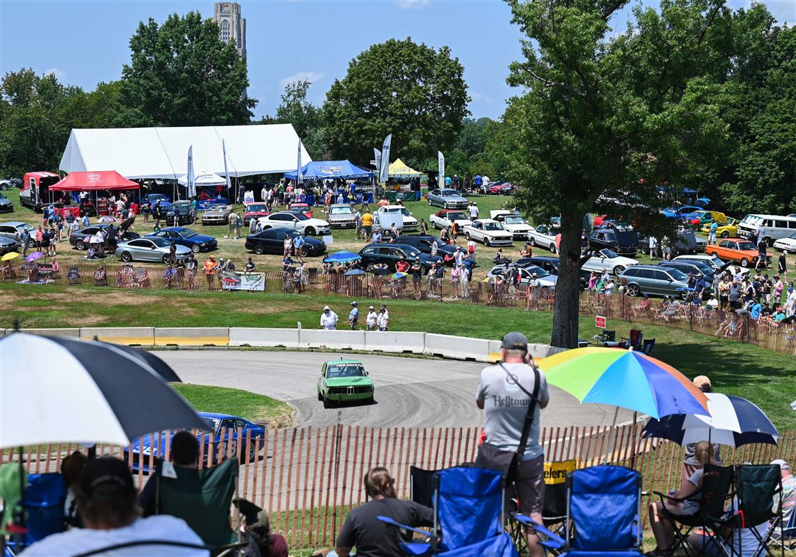 Schenley Park draws big crowd to honor Ferrari, MG cars in Pittsburgh