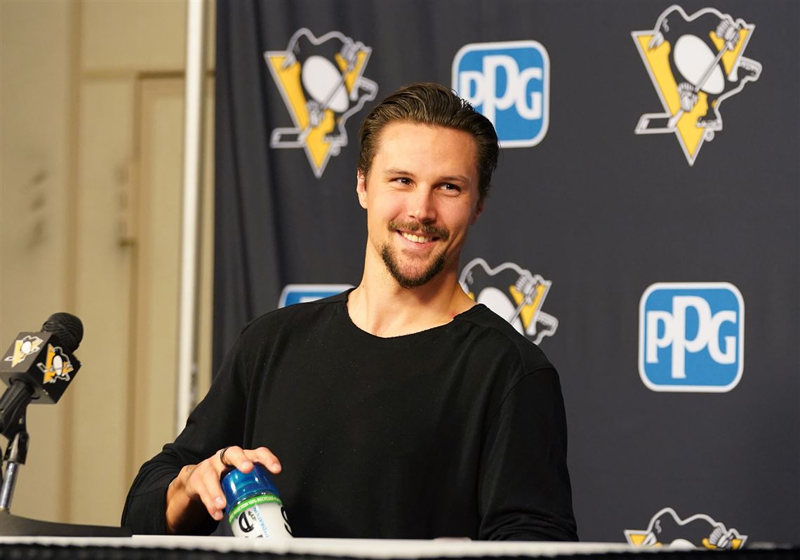 Erik Karlsson in Pittsburgh is among the familiar faces in new