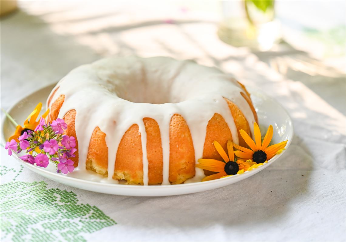 Elegant Party Bundt Pan - Baking Bites