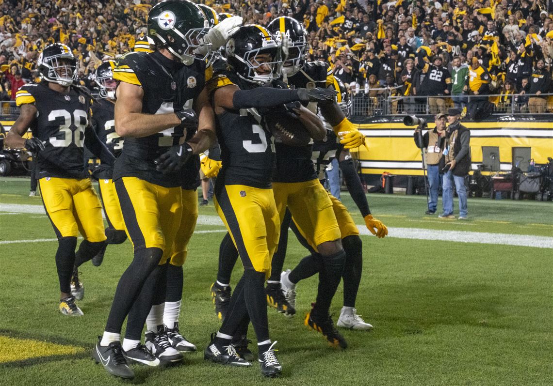 Steelers rookie Beanie picks off Aaron Rodgers for first NFL interceptions — plural