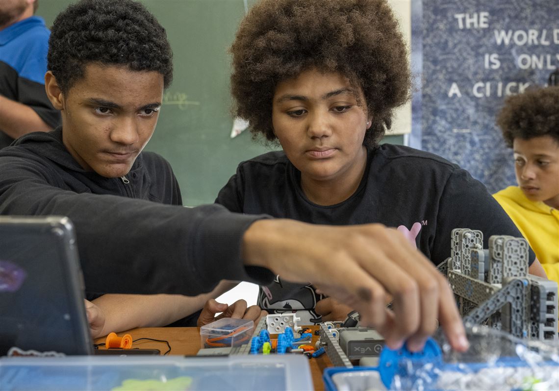 Robotics club, with an outside booster, aims to give students in 