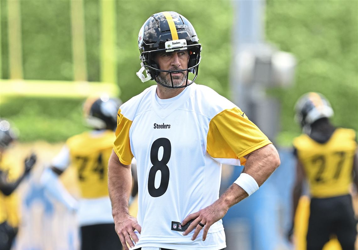 Aaron Rodgers makes bold claim that sends Steelers into turmoil: "I need Davante Adams, only when I play with him will I reach my full potential...". vannguyen
