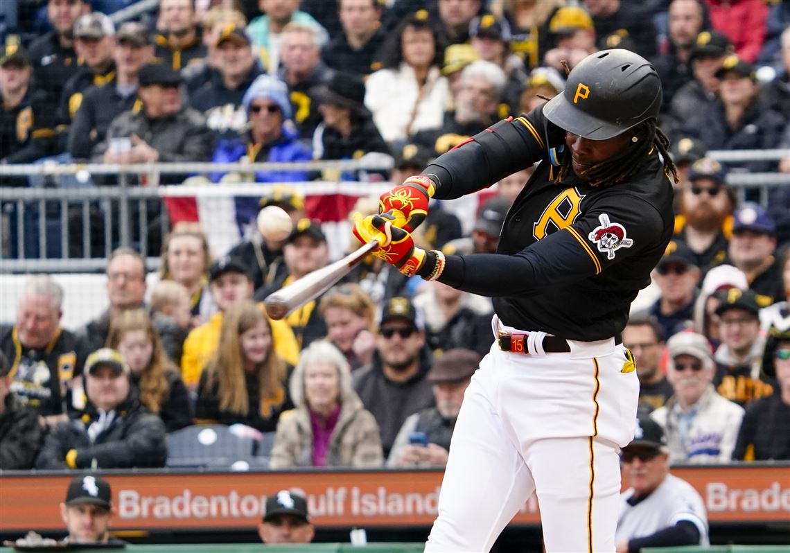 Andrew McCutchen threw a Reds home run ball into the Allegheny